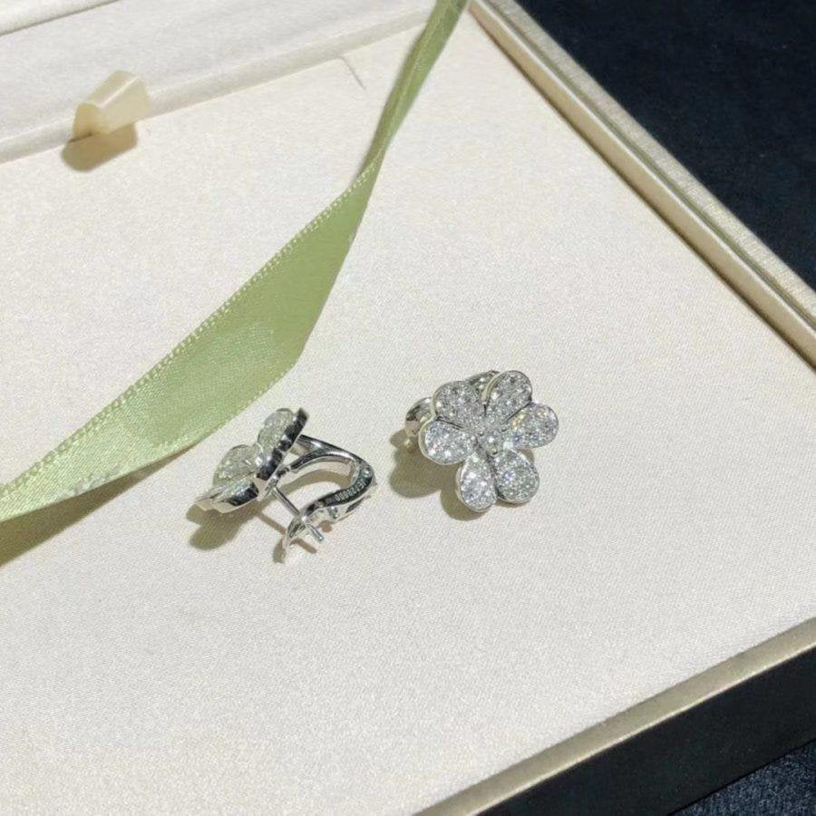 [⭐Novea]FRIVOLE SILVER FLOWER DIAMOND EARRINGS