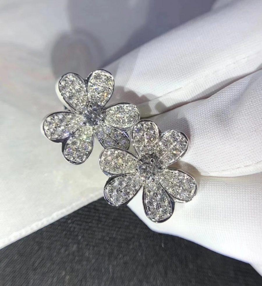 [⭐Novea]FRIVOLE SILVER FLOWER DIAMOND EARRINGS