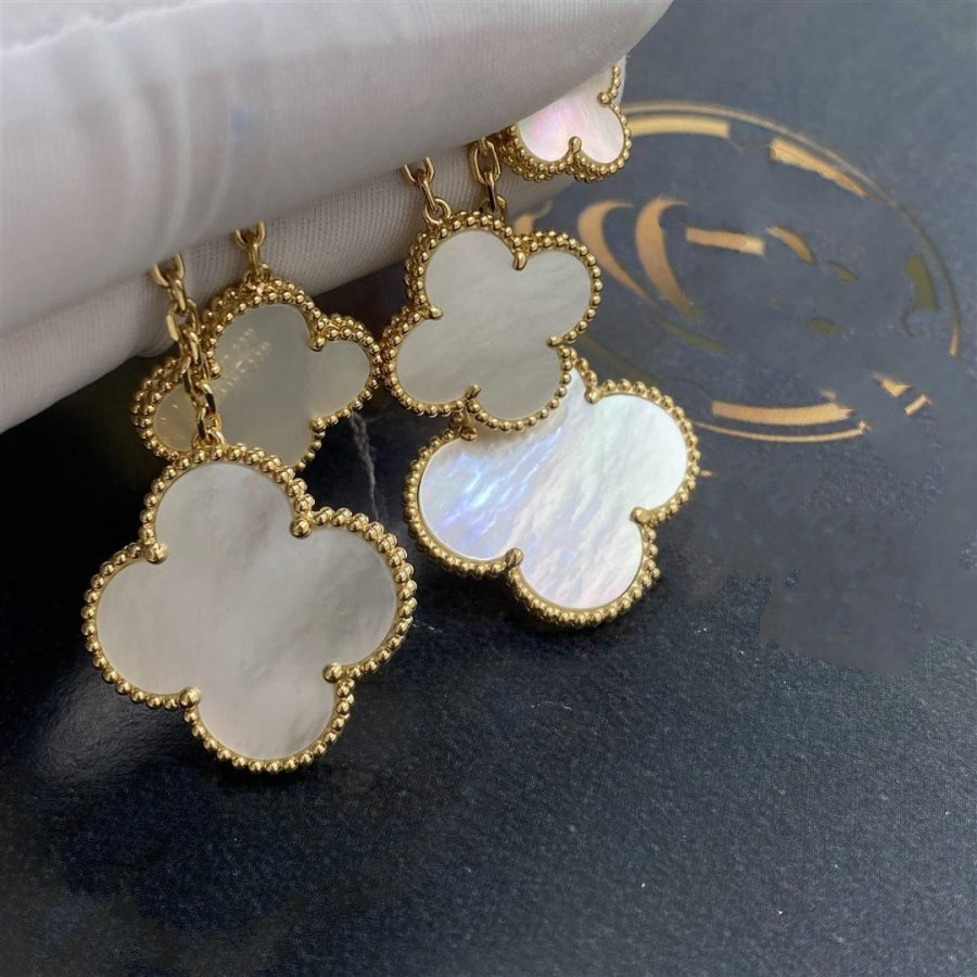 [⭐Novea]CLOVER EARRINGS WHITE MOP 4 MOTIFS GOLD